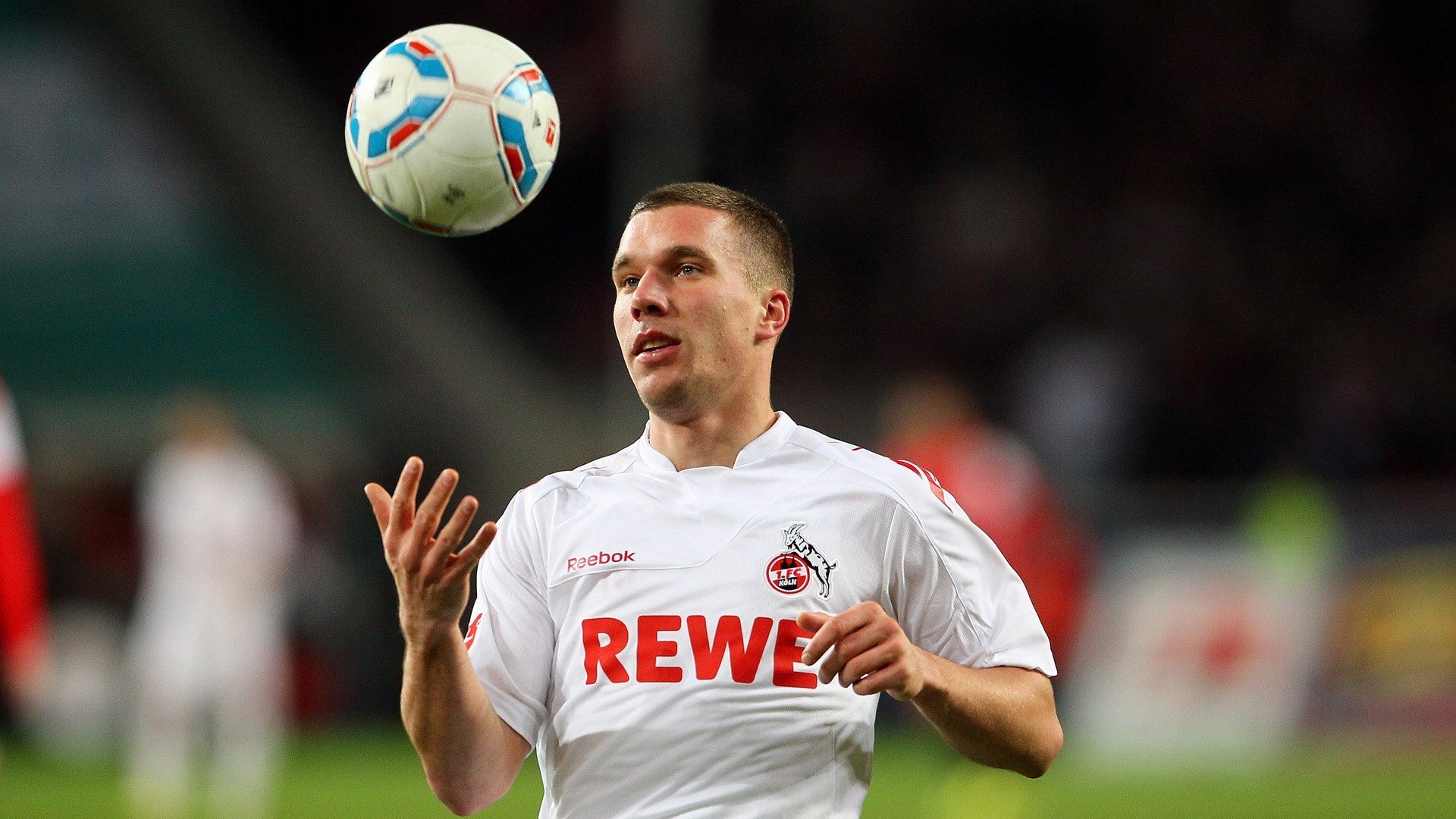 “青少年足球表演赛全面升级，展现新时代少年风采”，2020年青少年足球比赛